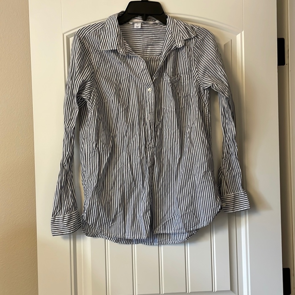 Old Navy button up. Medium.